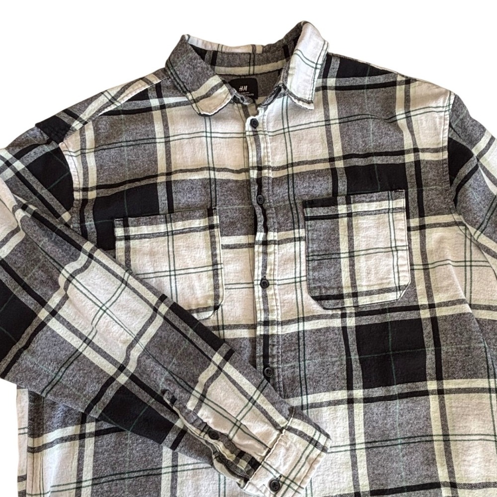 H&M Relaxed Fit Flannel Shirt Mens Large Black White Plaid Long Sleeve Button Up